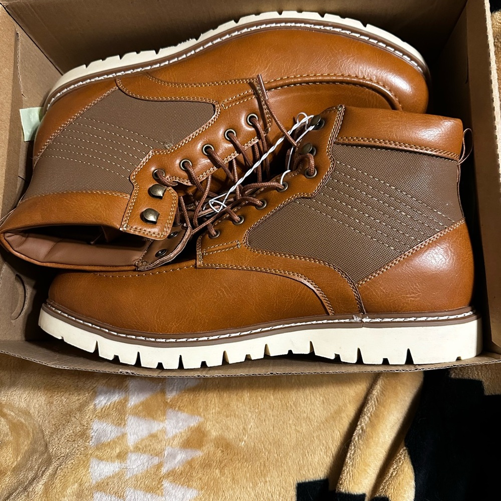 Steve Madden Bleeker Boots size 13